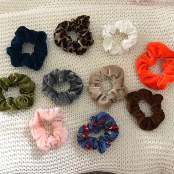 5 NWOT Scrunchies - Picture 7 of 15